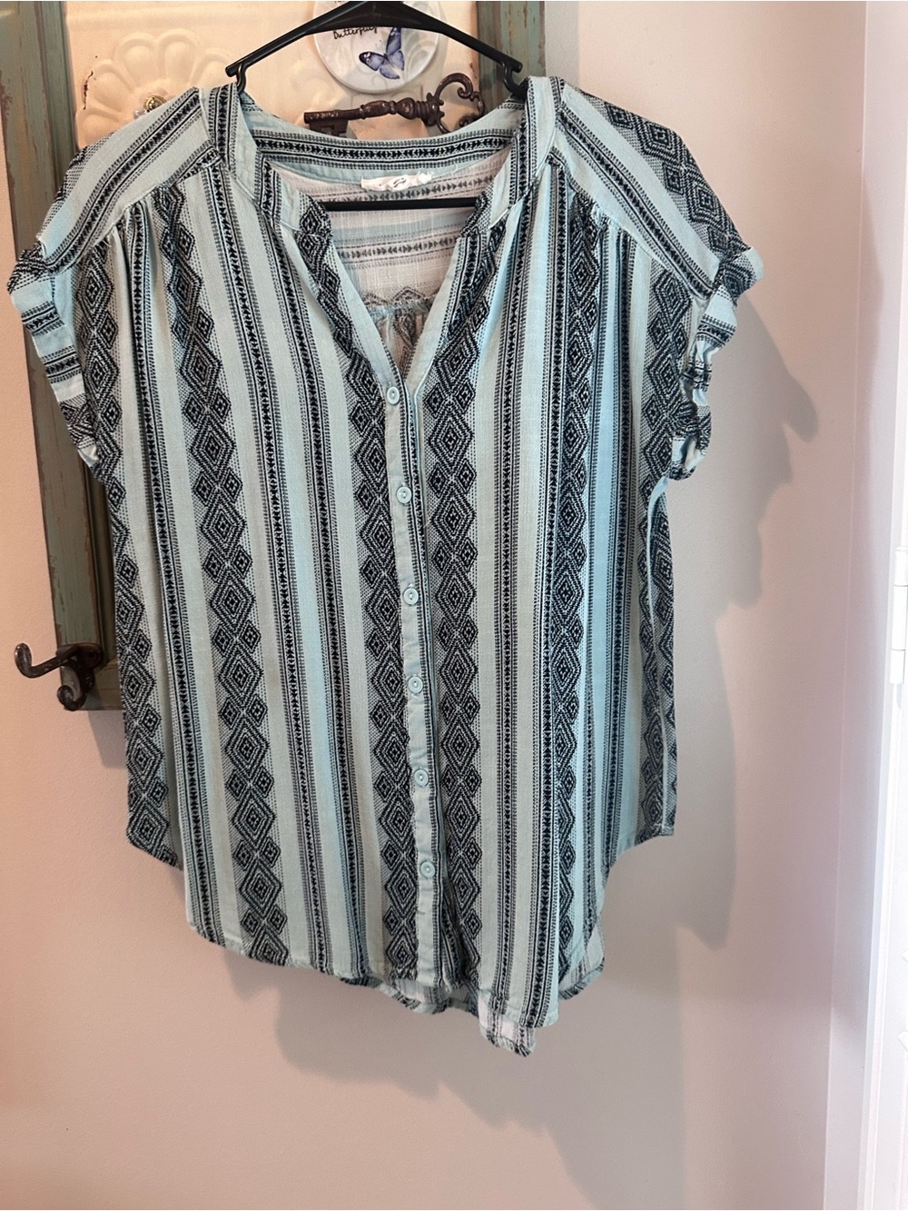 Blu Pepper Light Blue Patterned Button-Front Women’s Top